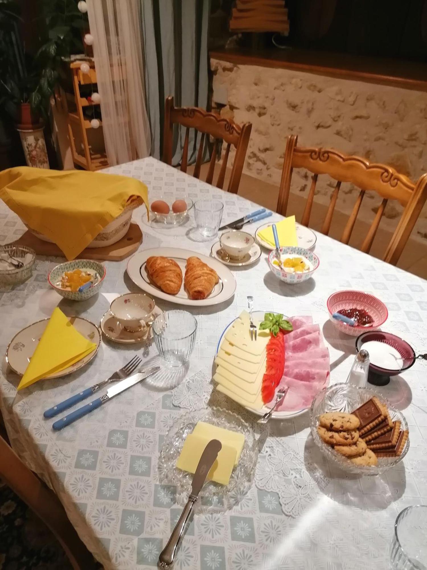 Le Verger Du Paradis Beaulieu-sur-Sonnette Bagian luar foto