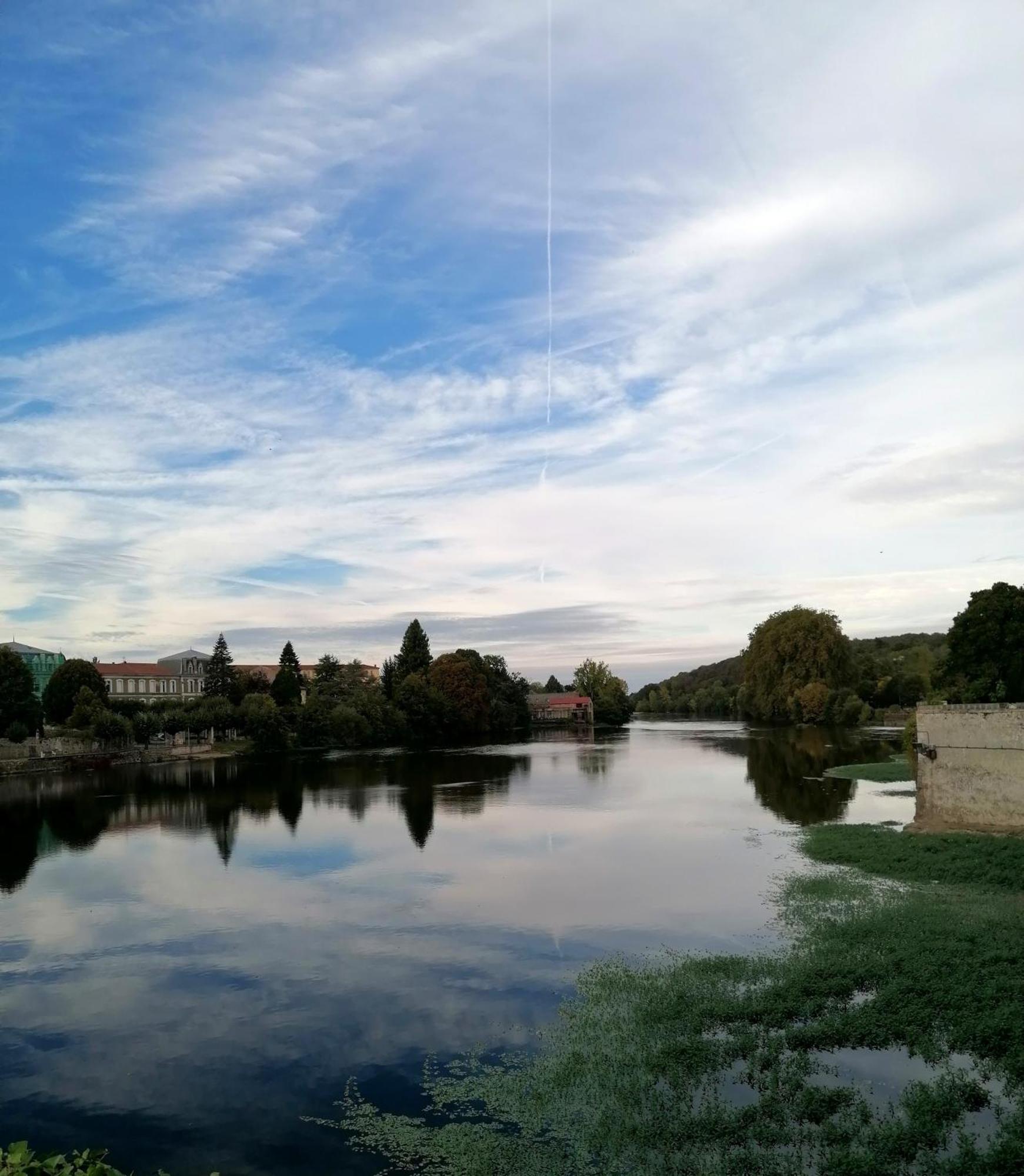 Le Verger Du Paradis Beaulieu-sur-Sonnette Bagian luar foto
